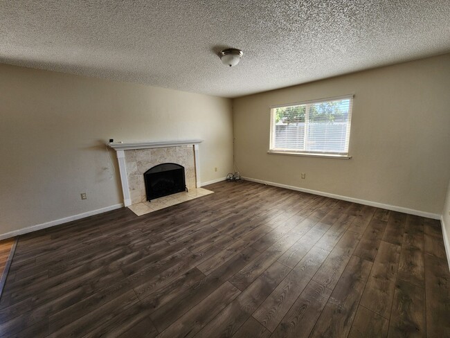 Building Photo - 7263 Hayward Dr