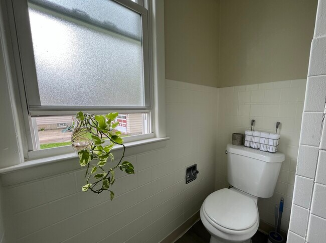 Beautiful bathroom with newly renovated floor and sink. - 800 W Riddle Ave