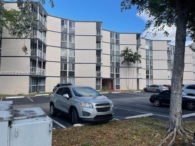 Foto principal - 7075 NW 186th St