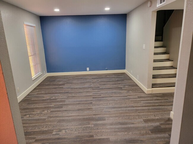 Foto del edificio - 11002 Hammerly Blvd