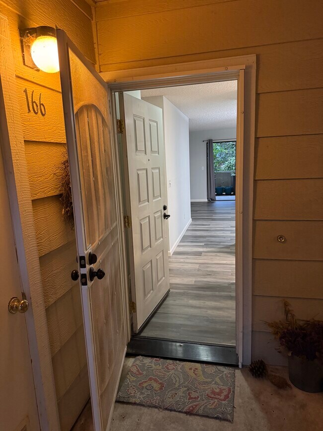 Foto del edificio - 166 Farm Ln