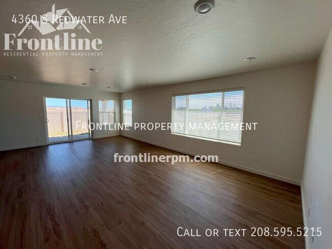 Foto del edificio - 4360 S Redwater Ave