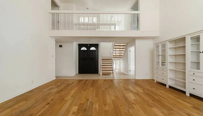 Building Photo - 17273 Avenida de la Herradura