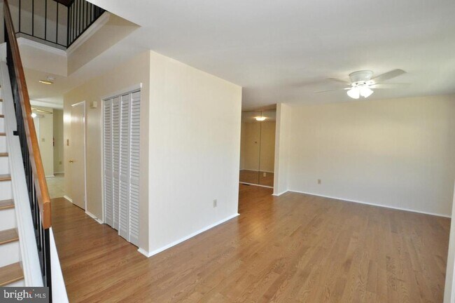 Building Photo - 150 Camber Ln