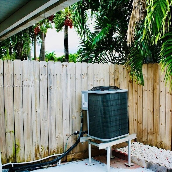 Building Photo - 2079 W 54th Terrace