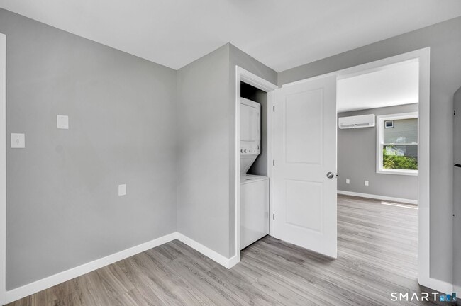 Building Photo - 90 Woodhouse Ave