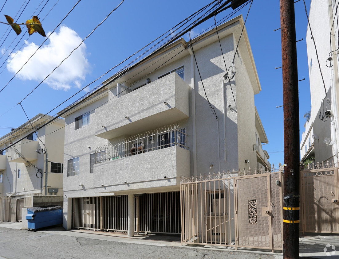 Building Photo - 4140 Inglewood Blvd