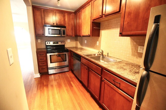 Foto del edificio - 4512 Broadway St