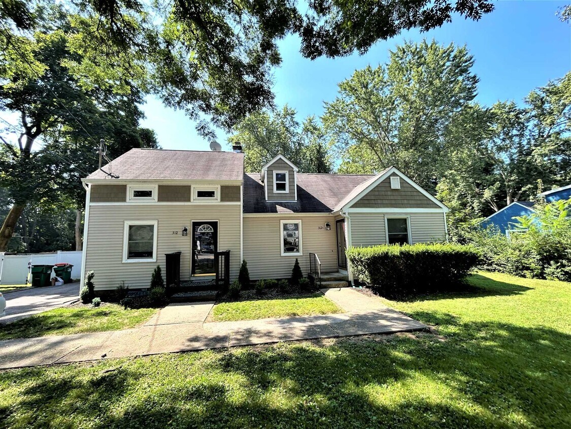 312 Spackenkill Rd Unit A, Poughkeepsie, NY 12603 Room for Rent in