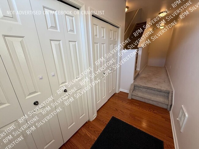 Building Photo - 3255 Camden Dr