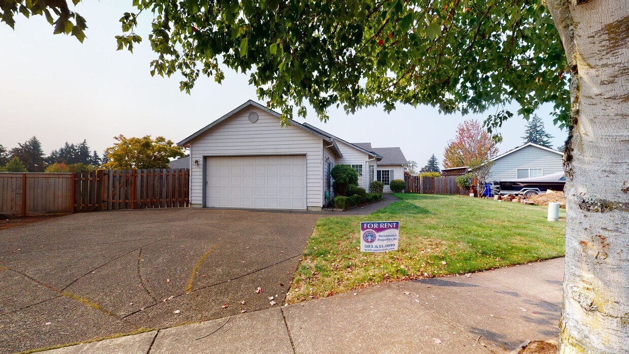 Primary Photo - Single Level Ranch, Large Fenced Yard, Pet...