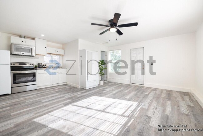 Foto del edificio - 4344 Keeler Ave