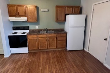 Unit 7 Kitchen (Main Photo) - 2604 Pine St