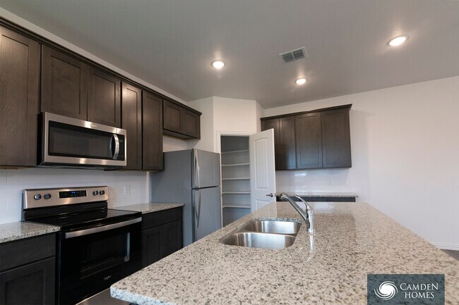 Foto del edificio - 18537 Co Rd 4001