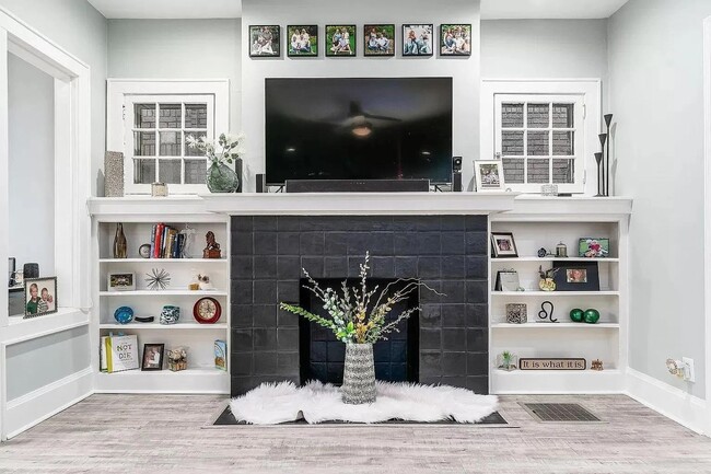 Building Photo - 1233 E Livingston Ave