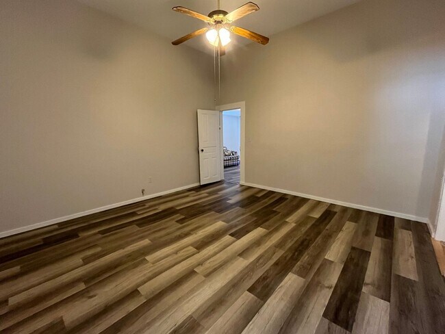 Foto del edificio - Charming 2 Bedroom  "Century Home" near do...