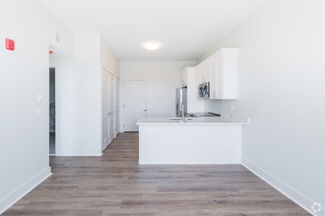 1 BR, 1 BA - 8 Hewitt St