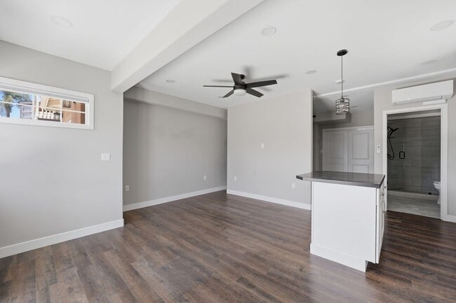 Building Photo - 13869 Mercado Dr
