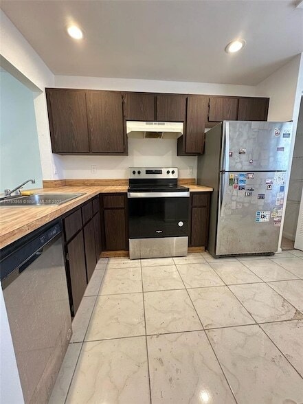 Foto del edificio - 861 NE 209th Terrace