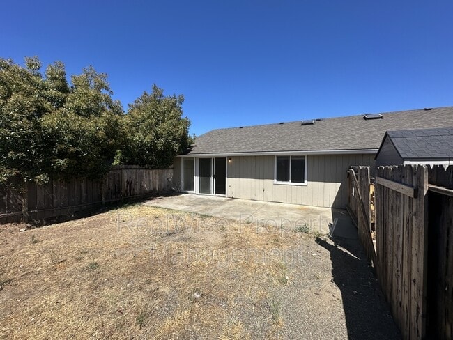 Building Photo - 1456 Cameo Ct