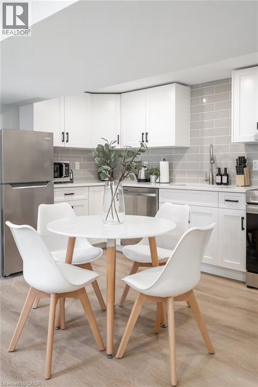 Photo du bâtiment - 73 Cranbrook Dr