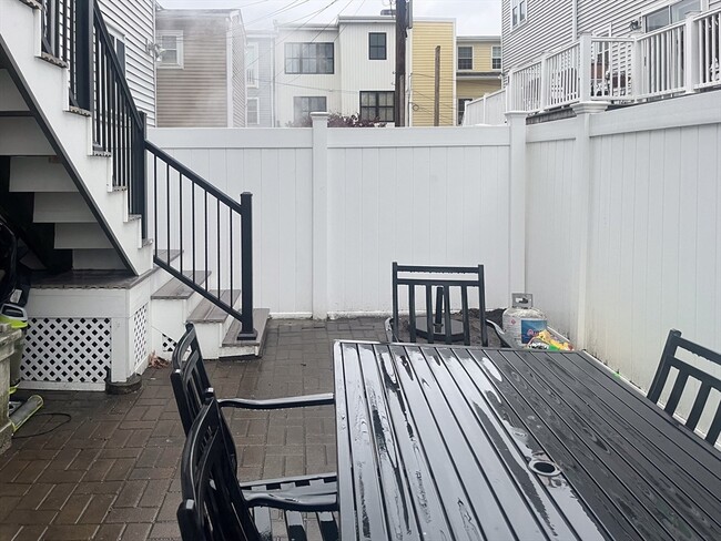 Building Photo - 86 W 3rd St