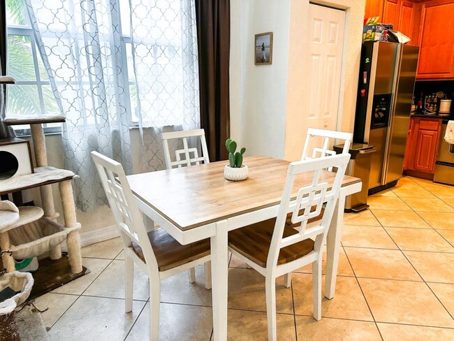 Building Photo - 137 Ocean Cay Way