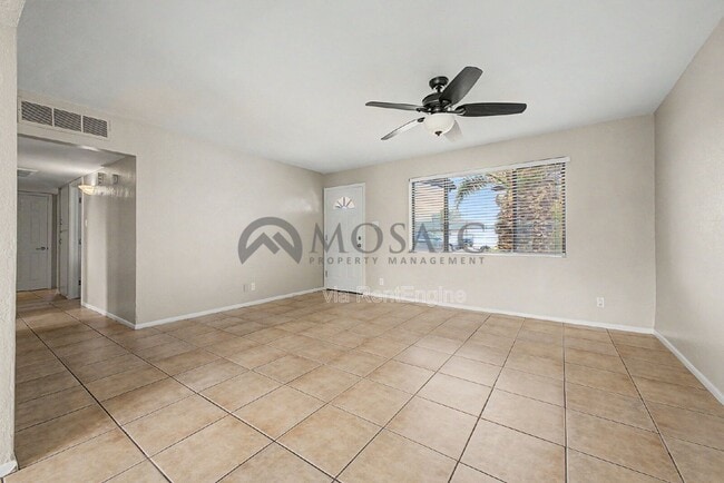 Building Photo - 1531 W 7th St