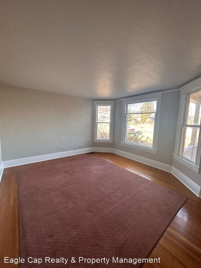 Building Photo - 4 br, 1.5 bath House - 804 O Ave.