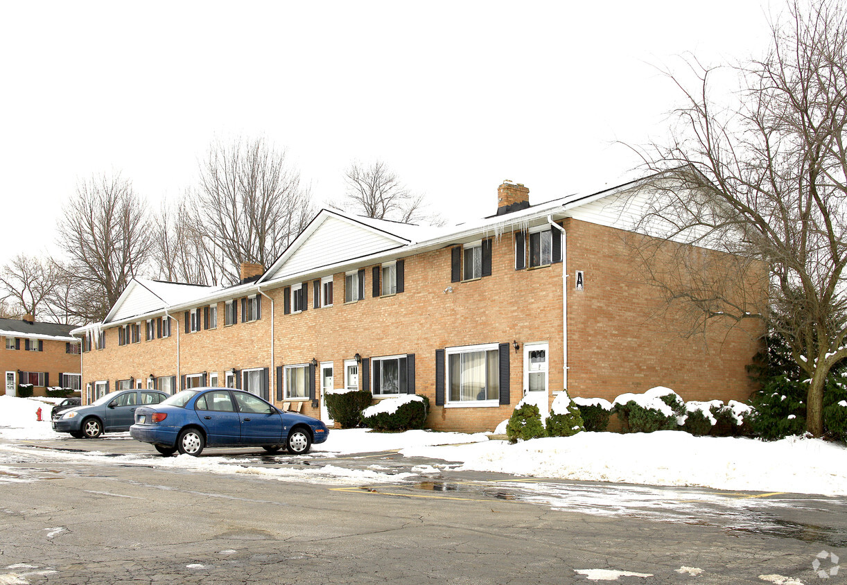 Building Photo - Hartstown Village Apartments