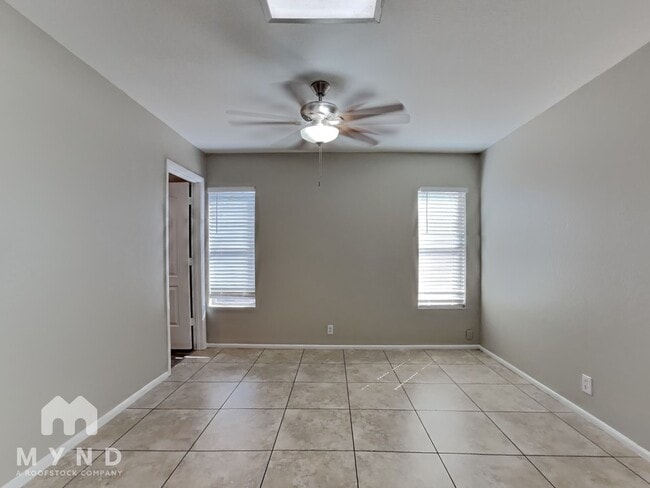 Foto del edificio - 4608 W Lewis Ave