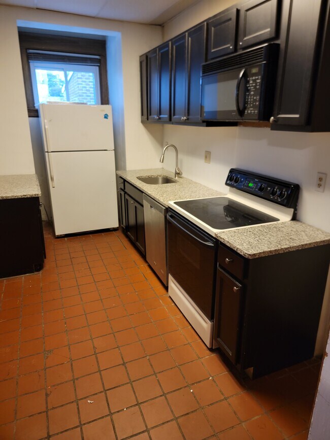 Building Photo - 420 N 22nd St