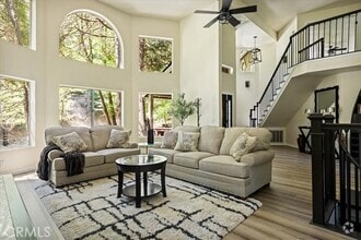 Building Photo - 28670 Shenandoah Dr