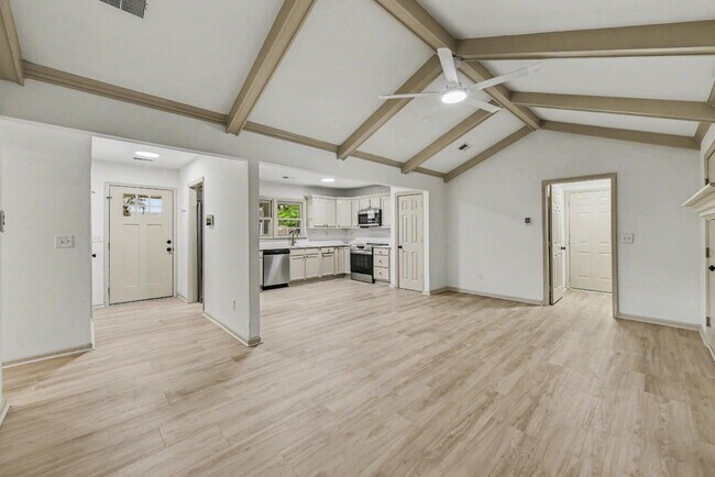 Foto del edificio - 100 English Rd