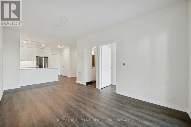 Building Photo - 15 Watergarden Dr