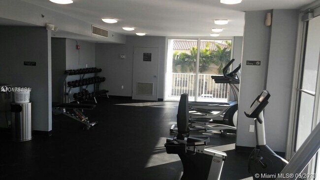 Building Photo - 1255  COLLINS AV 208 Miami Beach Fl 33139