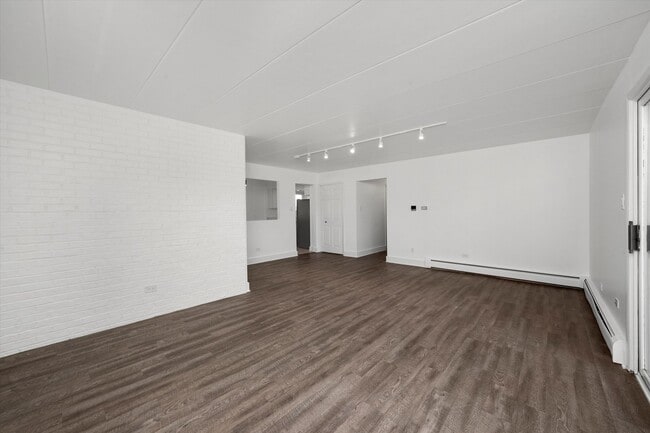 Building Photo - 9008 W 140th St