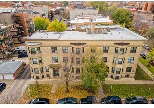 Building Photo - 923 W Waveland Ave