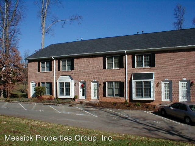 Foto principal - 1449 King Charles Dr