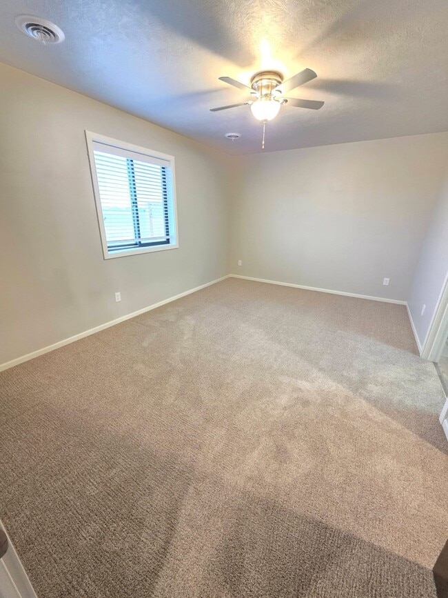 Foto del edificio - 2050 Quail St