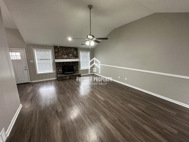 Building Photo - 6180 Scarlet Leaf Dr