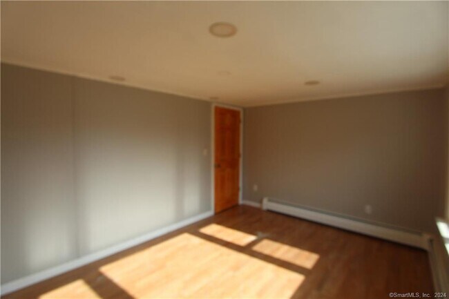 Building Photo - 68 Fuller Dr