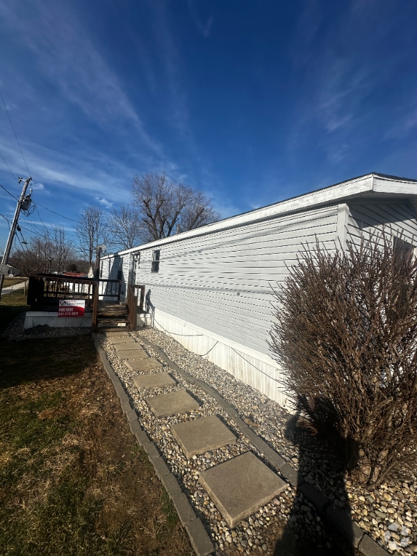 Building Photo - 842 W Popcorn Rd