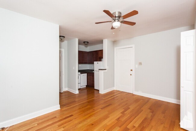 Building Photo - 845 W Wolfram St