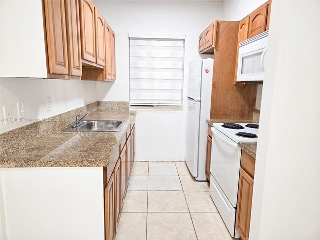 Building Photo - 7130 Rue Versailles Dr