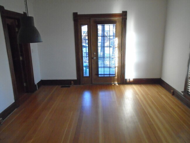 Foto del edificio - Remodeled historic home in the heart of Wo...
