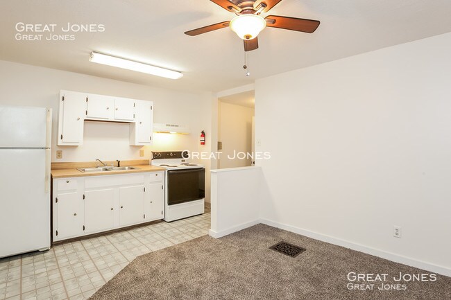 Foto del edificio - 1630 Woodlawn Ave