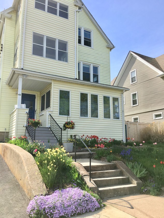 43 Crescent St, West Hartford, CT 06119 Apartments in West Hartford