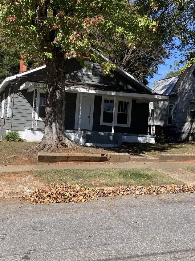 Primary Photo - 620 Armfield St