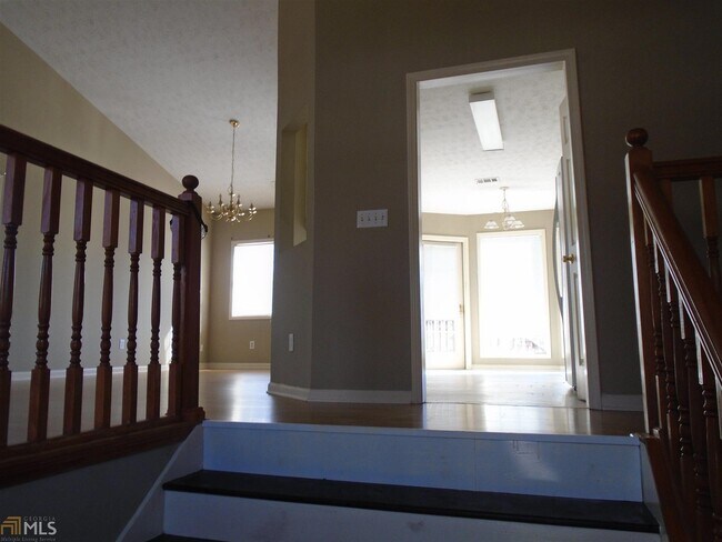 Building Photo - 275 Thorn Brook Cir